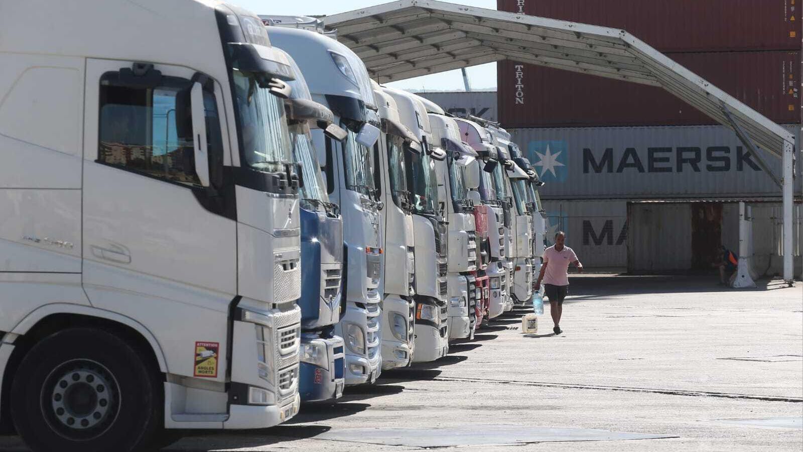Camiones en espera en el Punto de Control Fronterizo del Puerto de Algeciras