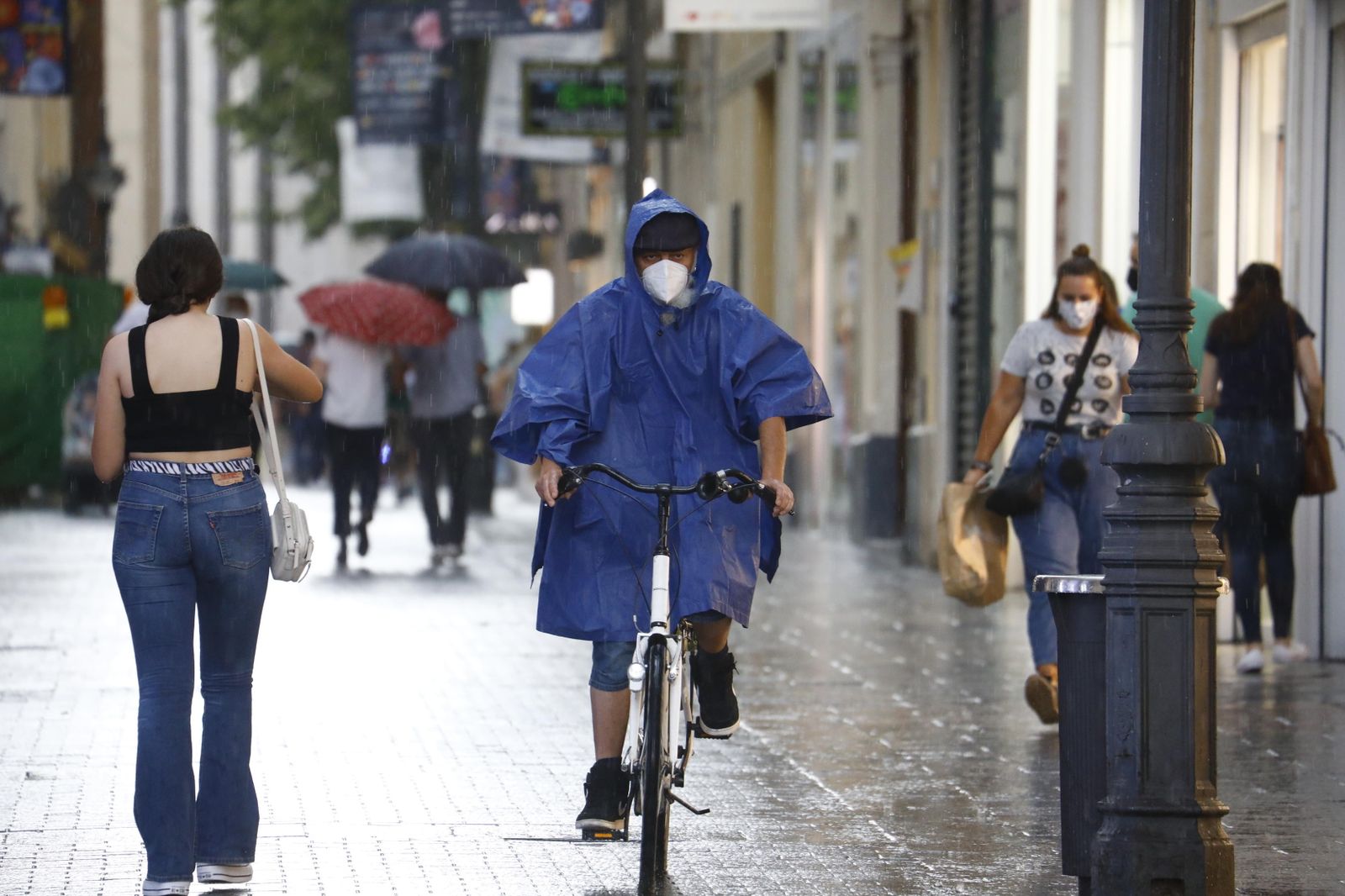 La tarde de tormenta y lluvia en Córdoba, en imágenes