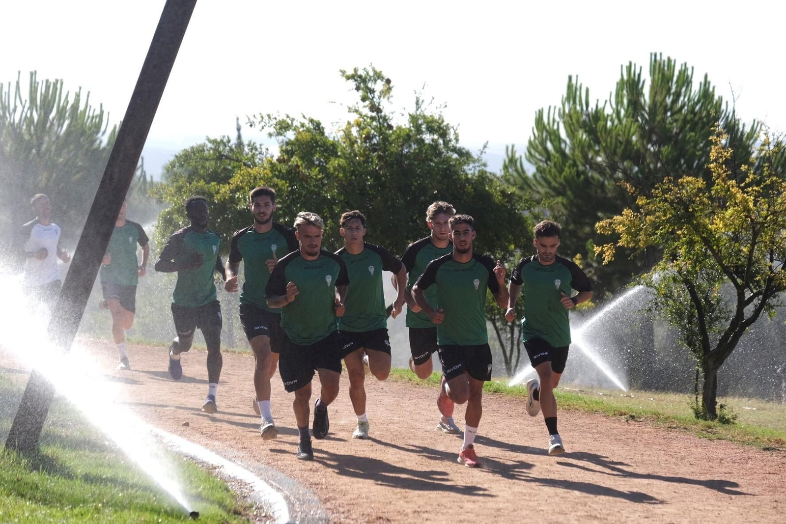 El entrenamiento del Córdoba CF en el parque de la Asomadilla, en imágenes
