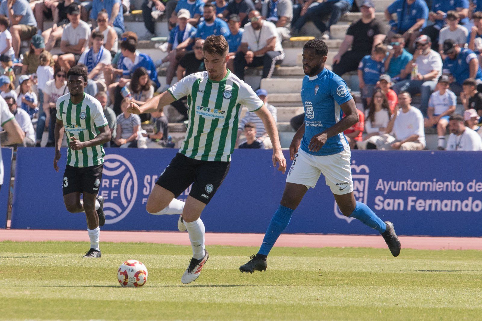 Un lance del San Fernando-Juventud de Torremolinos