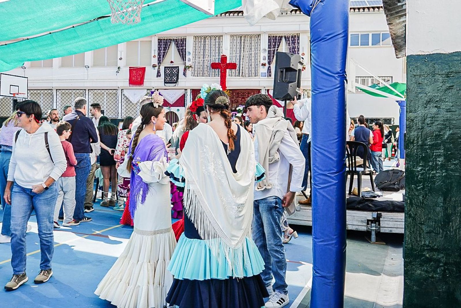 Los mejores momentos del primer día de Cruces en Granada en fotos