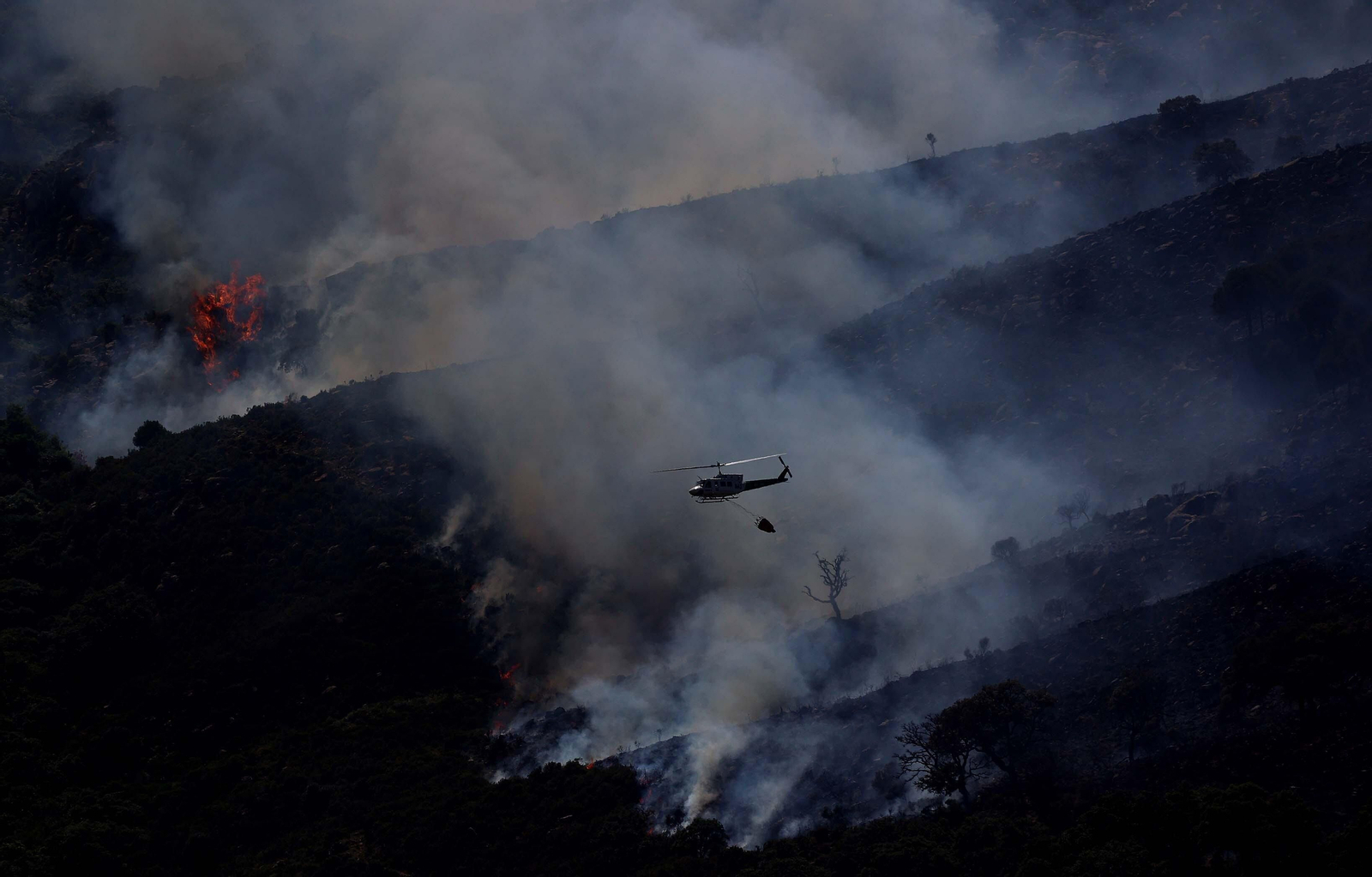 Imágenes del incendio de monte La Peña en Tarifa Imágenes del incendio de monte La Peña en Tarifa