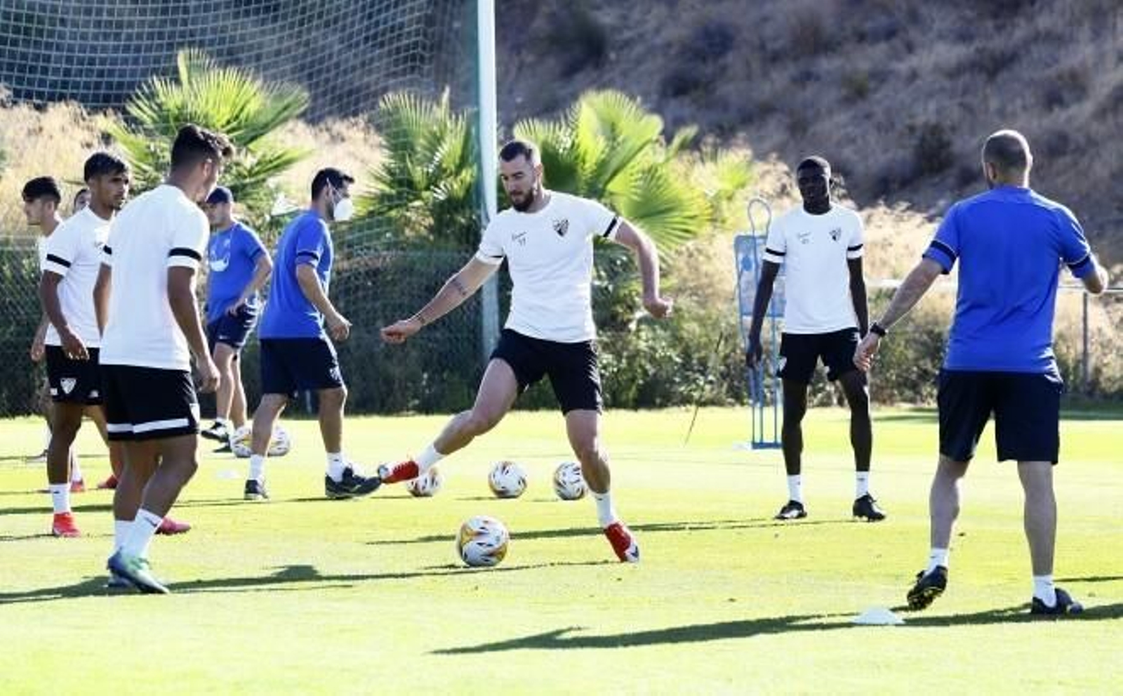 Peybernes controla la pelota durante el entrenamiento en el Alhaurín Golf.