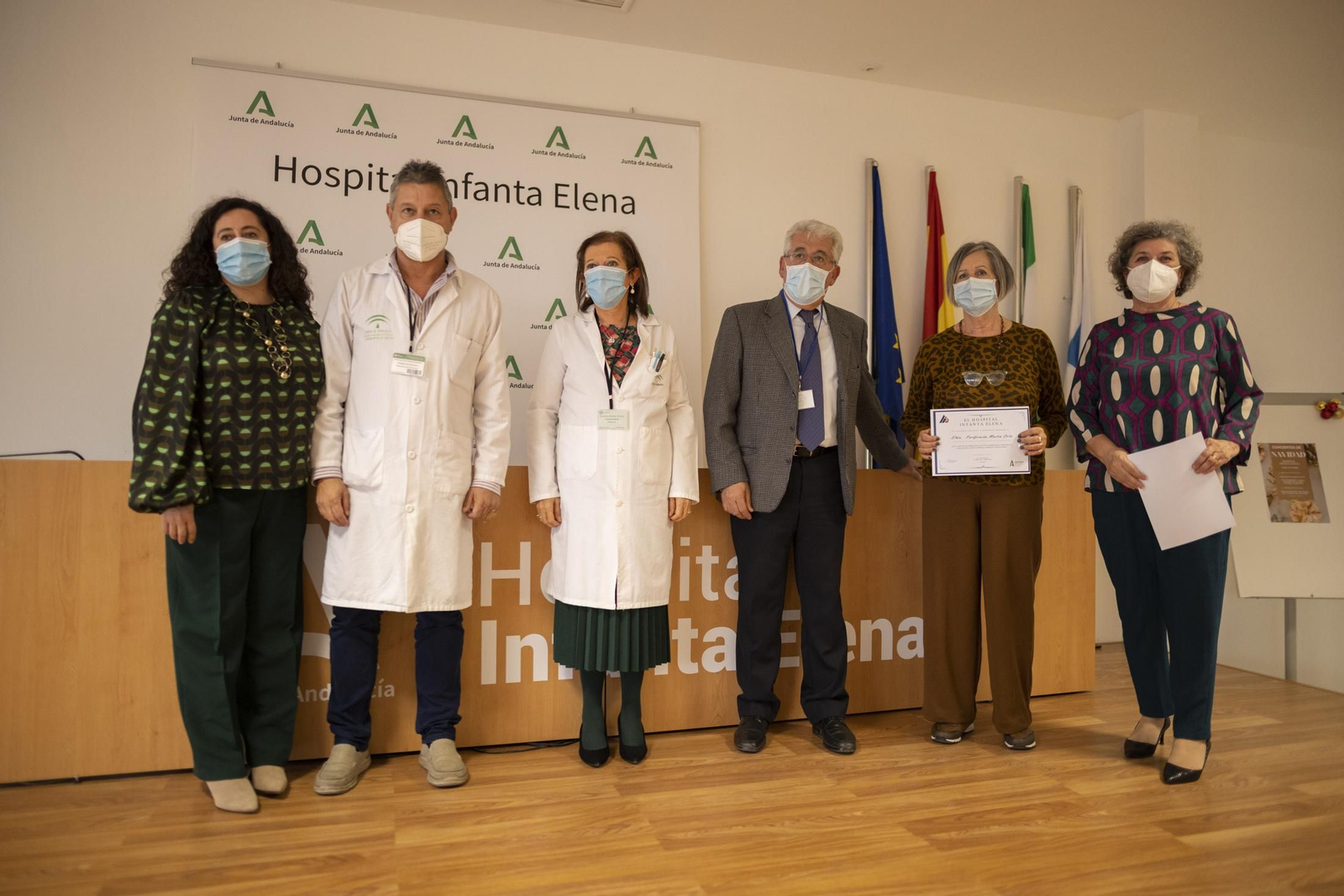Imágenes del acto de despedida del personal sanitario del hospital Infanta Elena