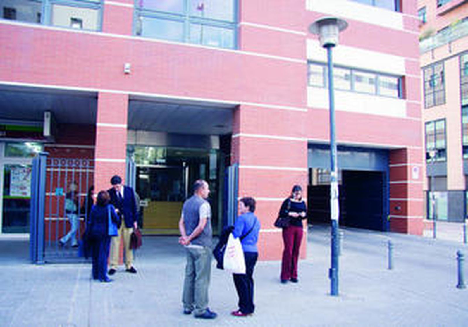 Los juzgados de Menores, donde se ha celebrado el juicio por la agresión en Plaza de España.