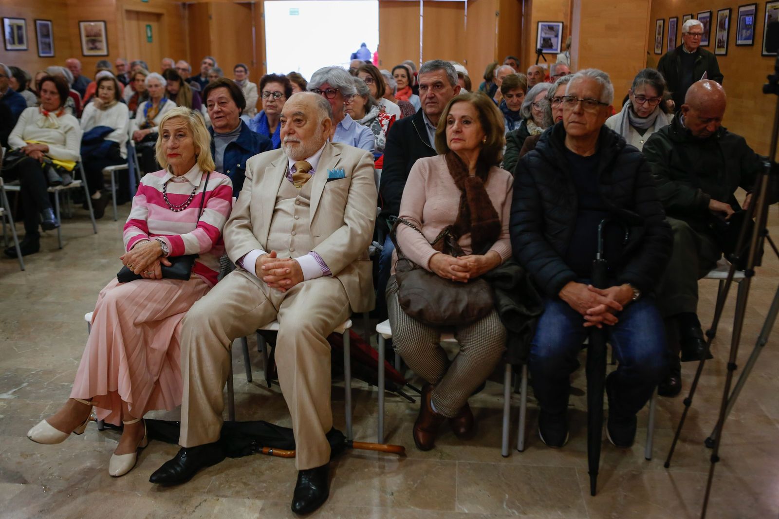 Conferencia del padre Pedro Gómez sobre Jesús de Nazaret, en imágenes