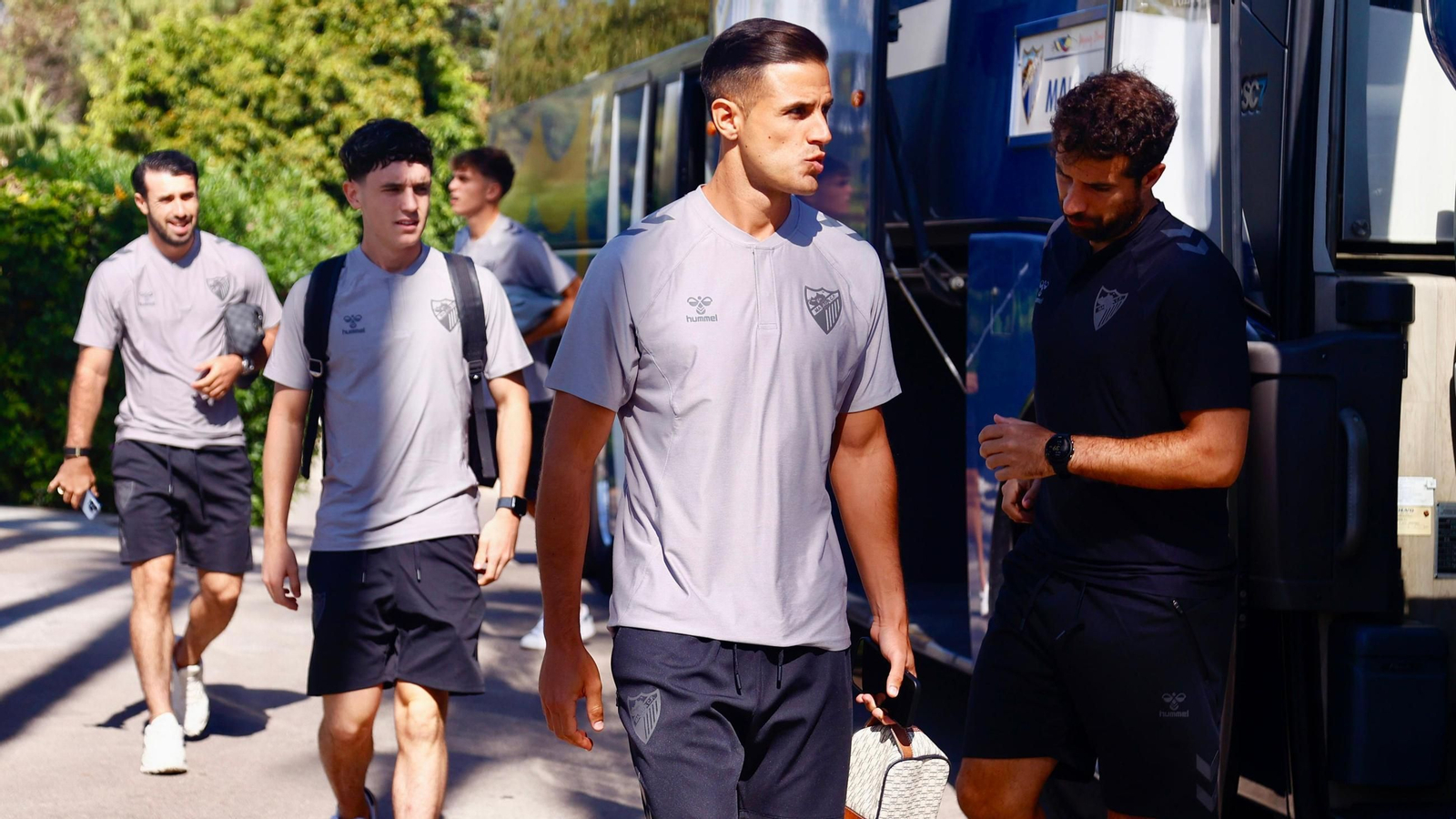 Luismi Sánchez en la llegada al Marbella Football Cente