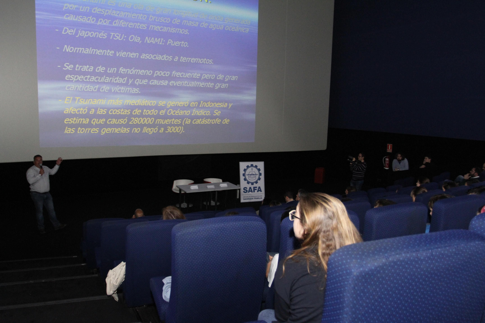 Presentación del documental 'La gran ola' en el colegio Funcadia