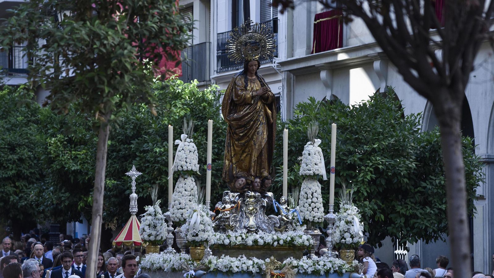El paso de la Inmaculada.