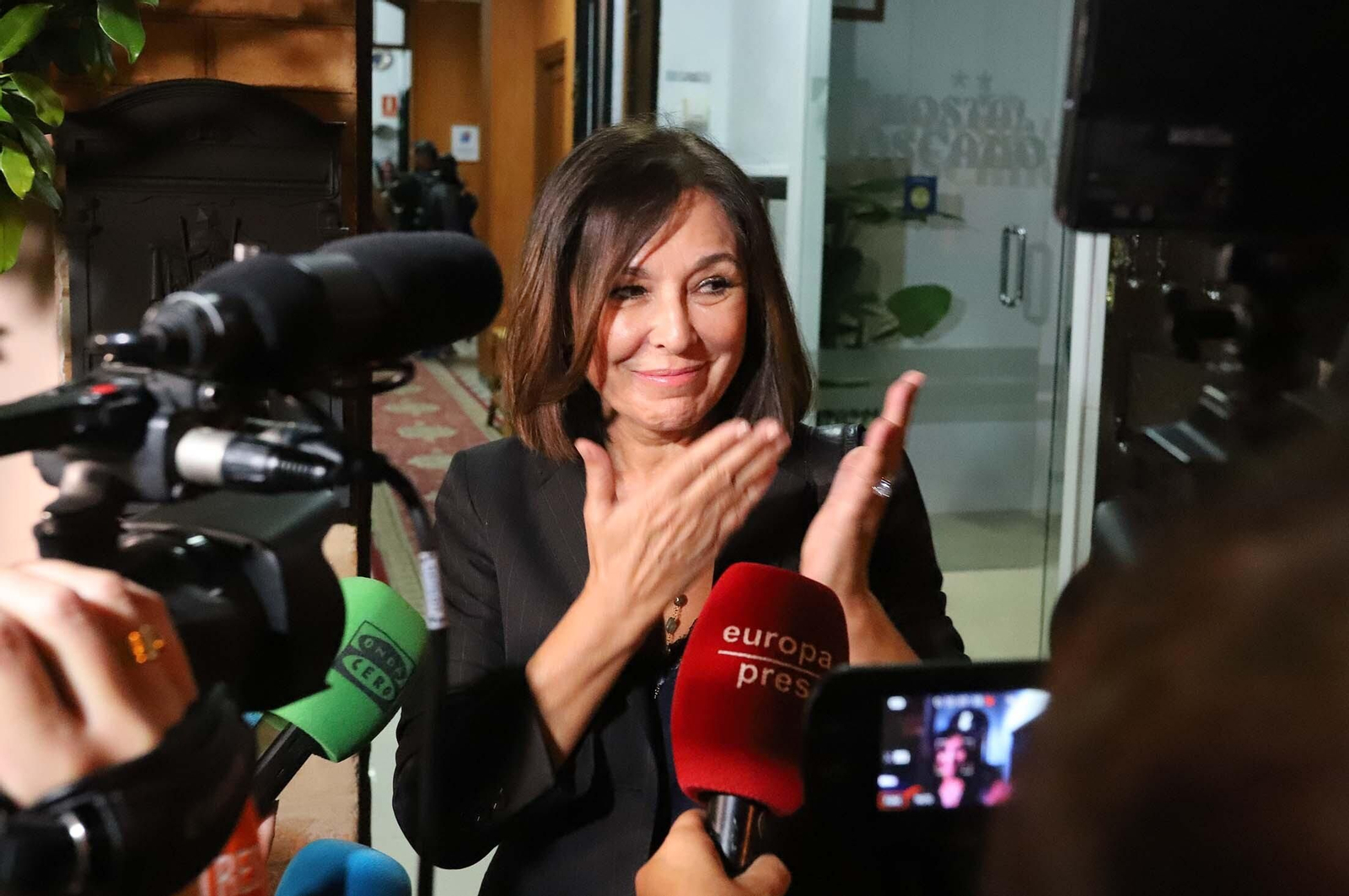 Personalidades y amigos que arroparon a la familia de Jesús Quintero, en imágenes