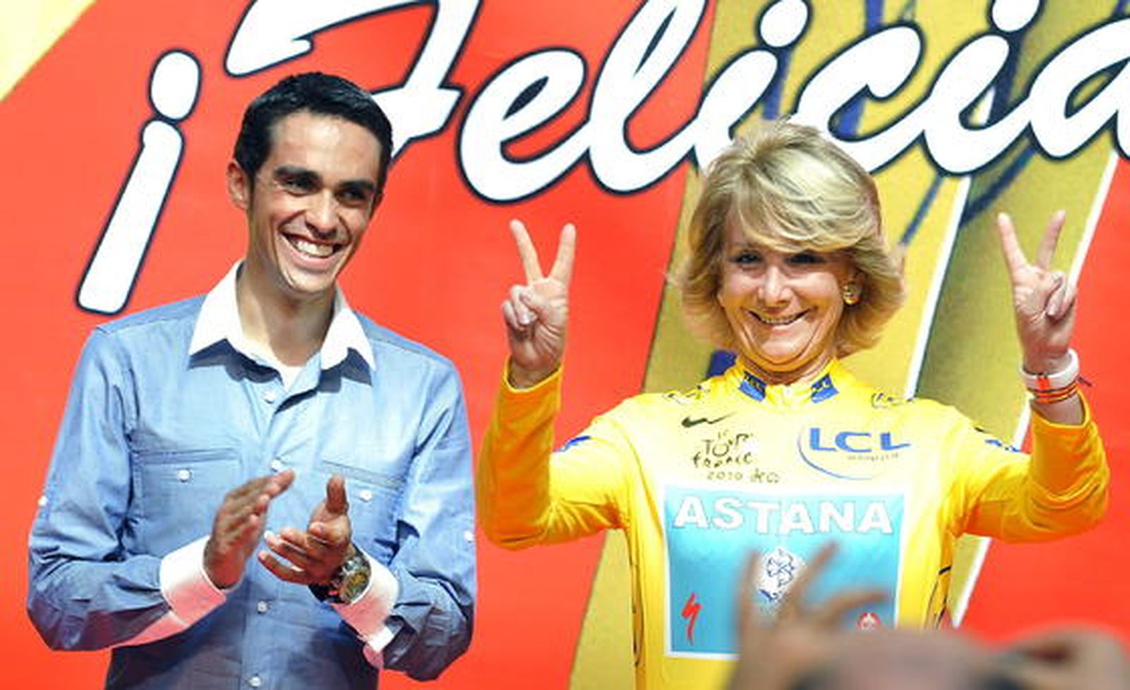 Contador junto a Esperanza Aguirre.

Foto: efe