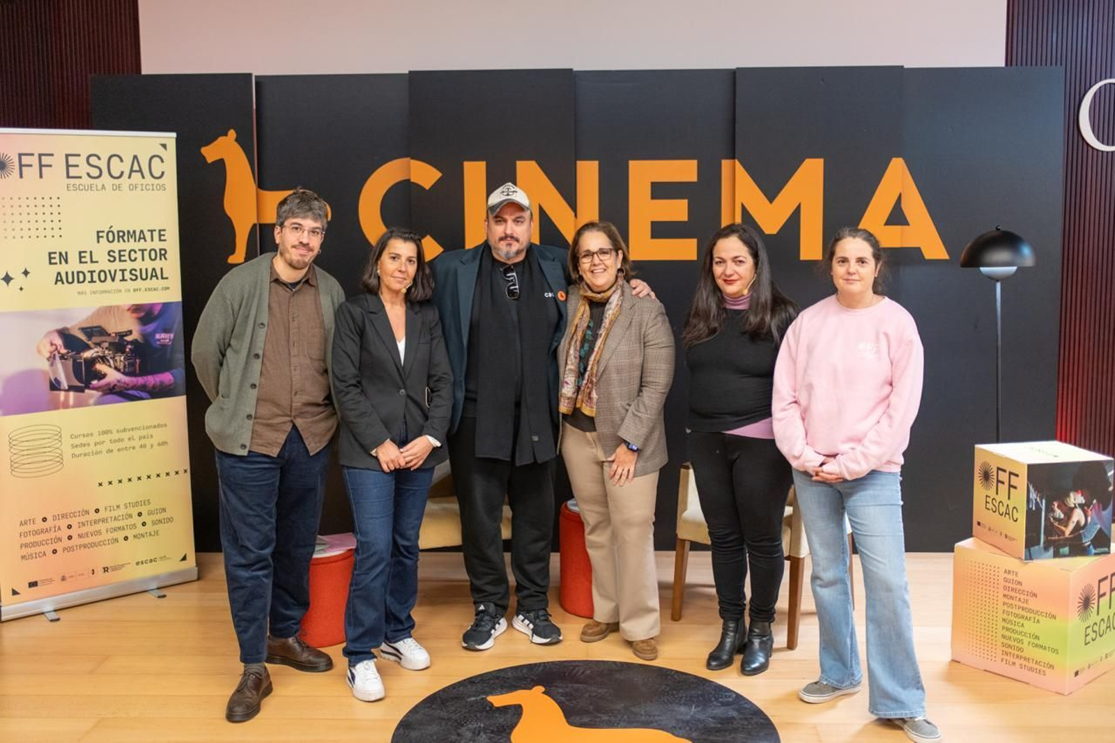 Asistentes a la mesa redonda de la IV Semana del Cine de Córdoba, Cinema 25.