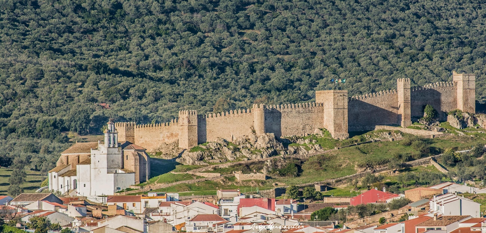 El pueblo onubense donde comprar una casa barata es volver a vivir despacio
