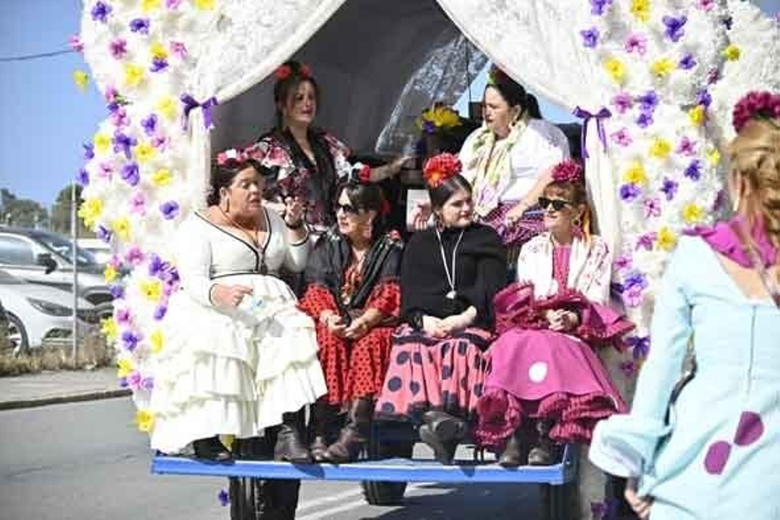 Las mejores imágenes de los peregrinos en la salida de Emigrantes