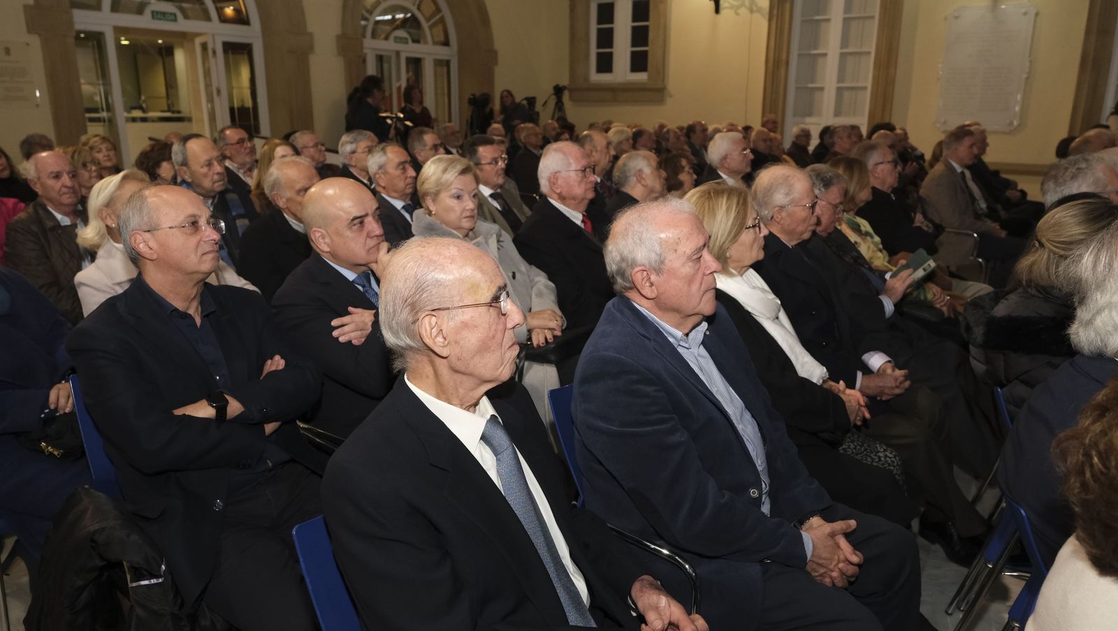 Las fotografías de la entrega del Escudo de Oro de la Provincia al Doctor Francisco Ortega Viñolo