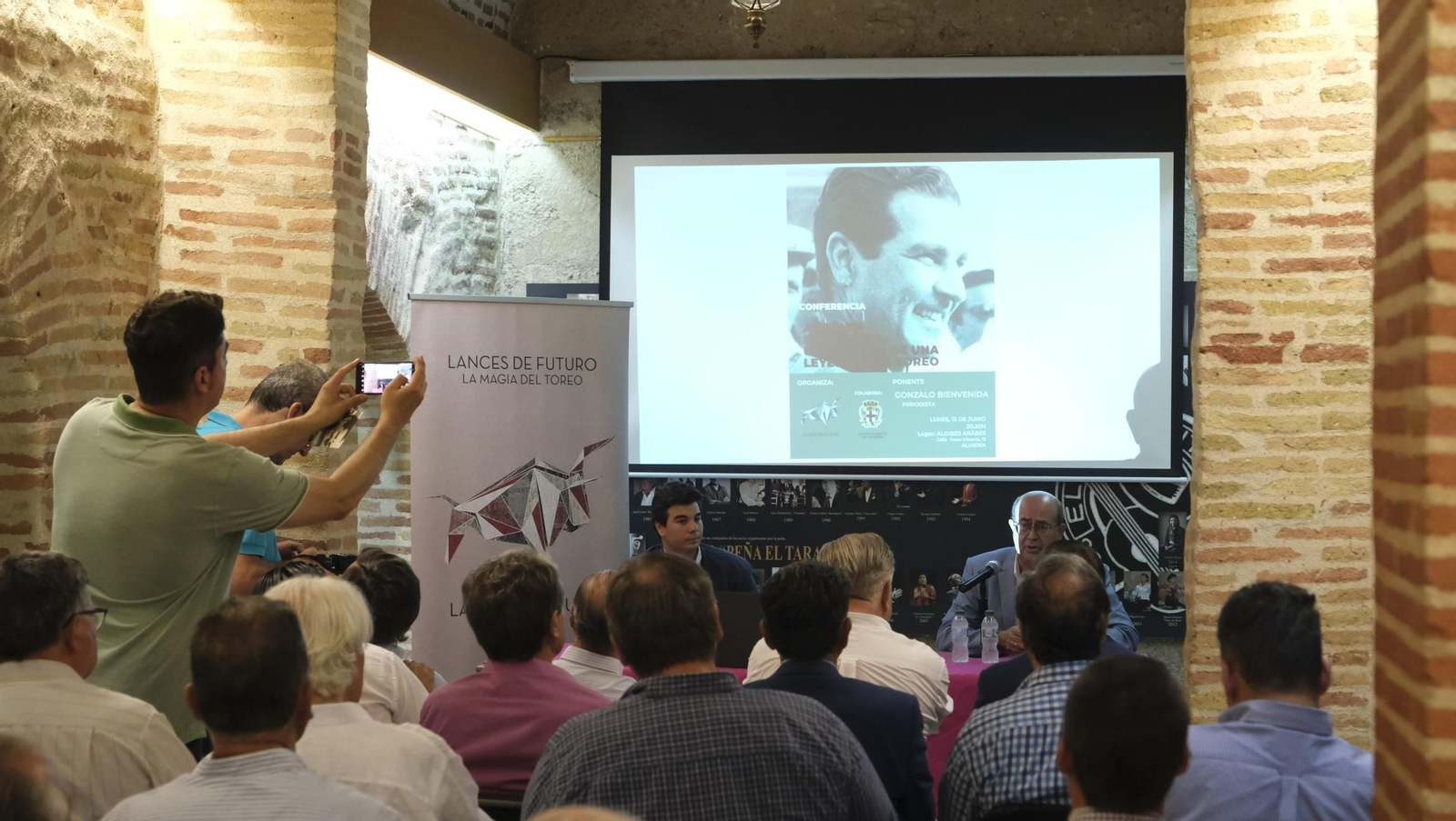 Los Aljibes árabes se llenaron de aficionados a los toros.