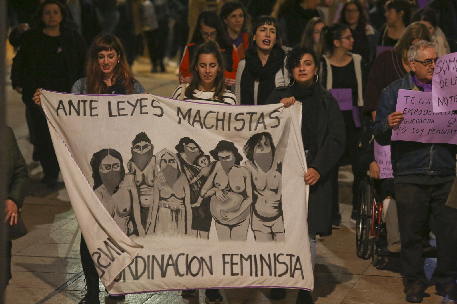 Fotos de la manifestación del 25N contra la violencia de género en Málaga