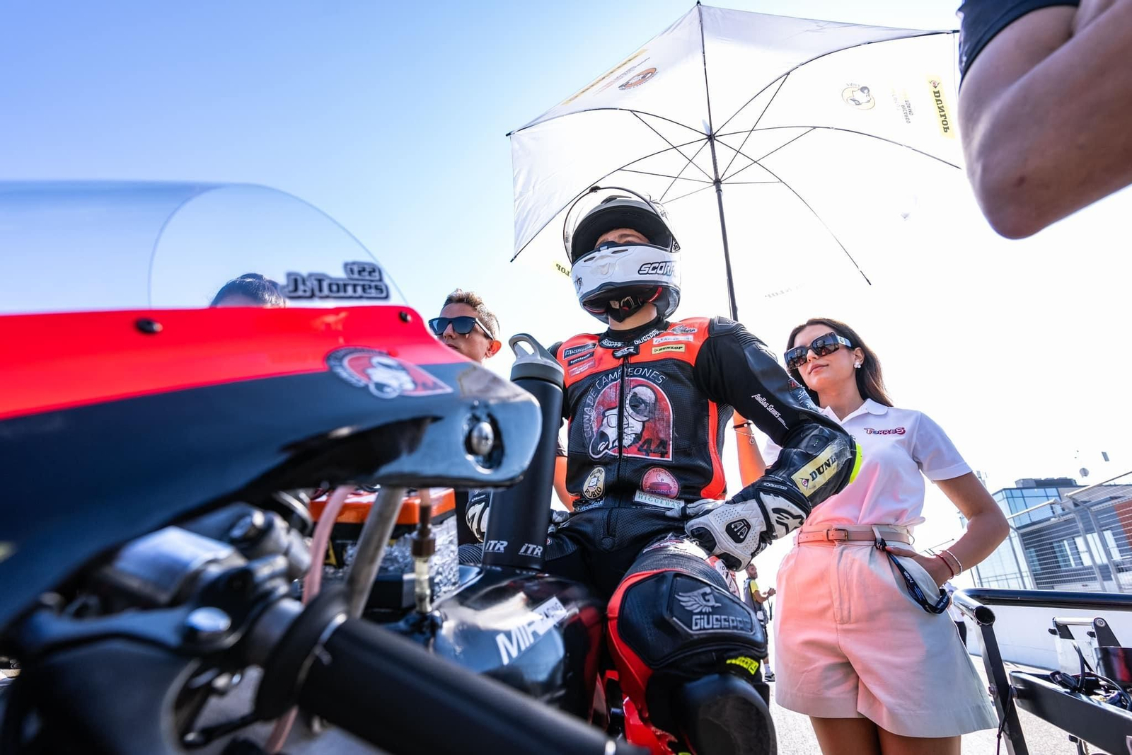 El piloto jiennense Jesús Torres despide la temporada en Cheste