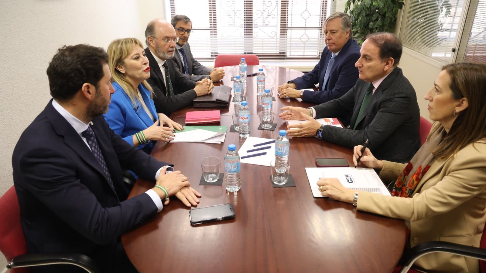 Reunión este lunes en la sede de la CEM.