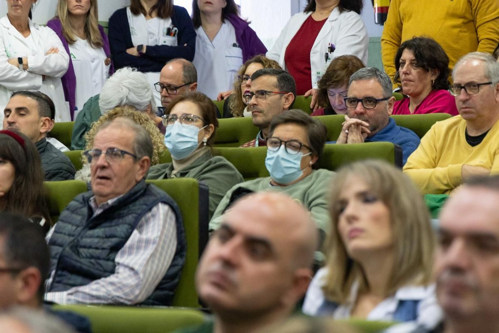 Encierro y asamblea convocado por CCOO, Satse, CSIF y UGT para denunciar el incumplimiento de los acuerdos en materia sanitaria por parte de la Junta de Andalucía