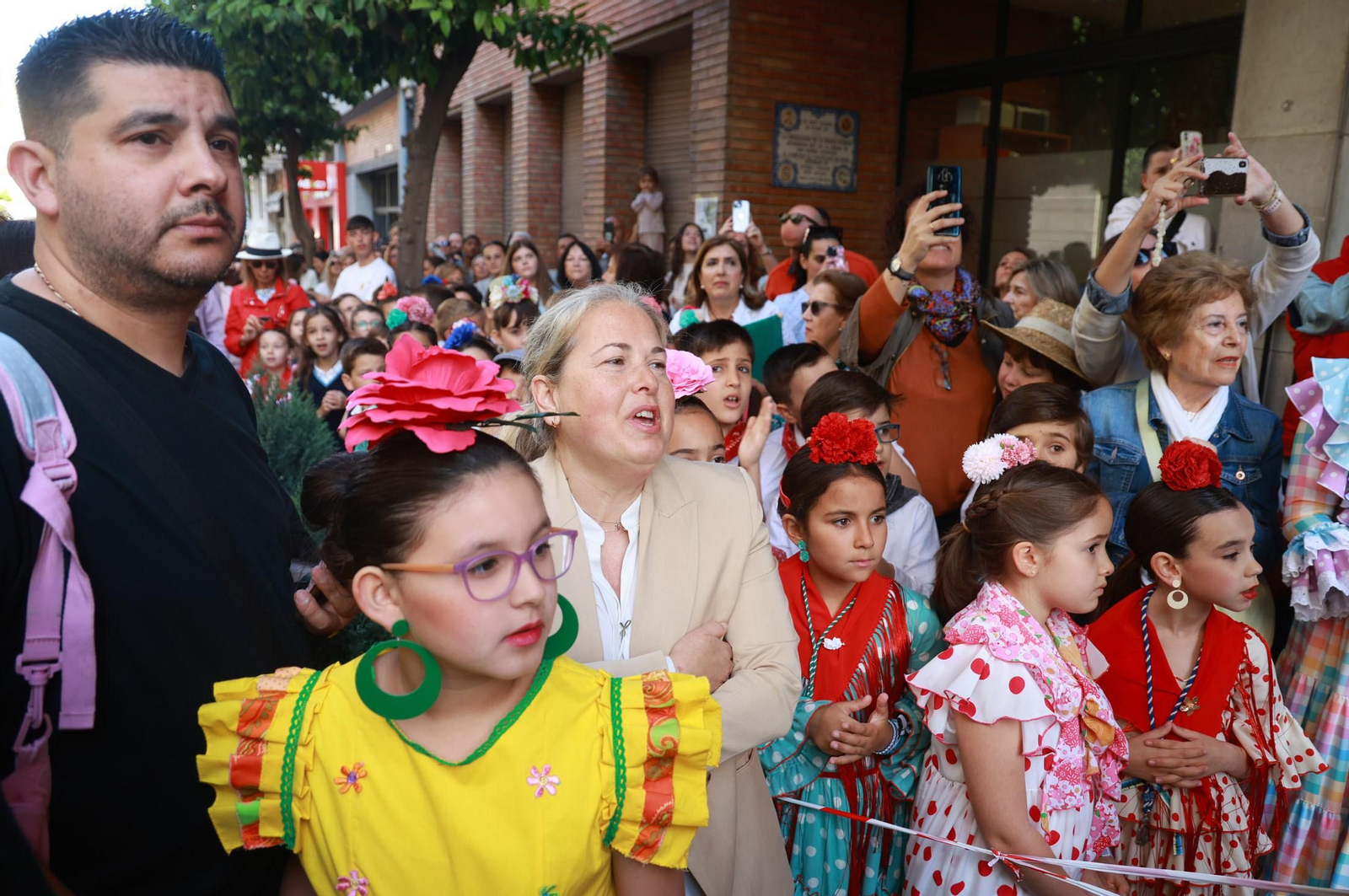Las mejores imágenes de los peregrinos en la salida de Emigrantes