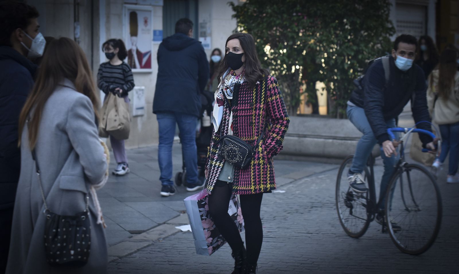 Sábado de ambiente, y encendido de luces de Navidad en Sevilla