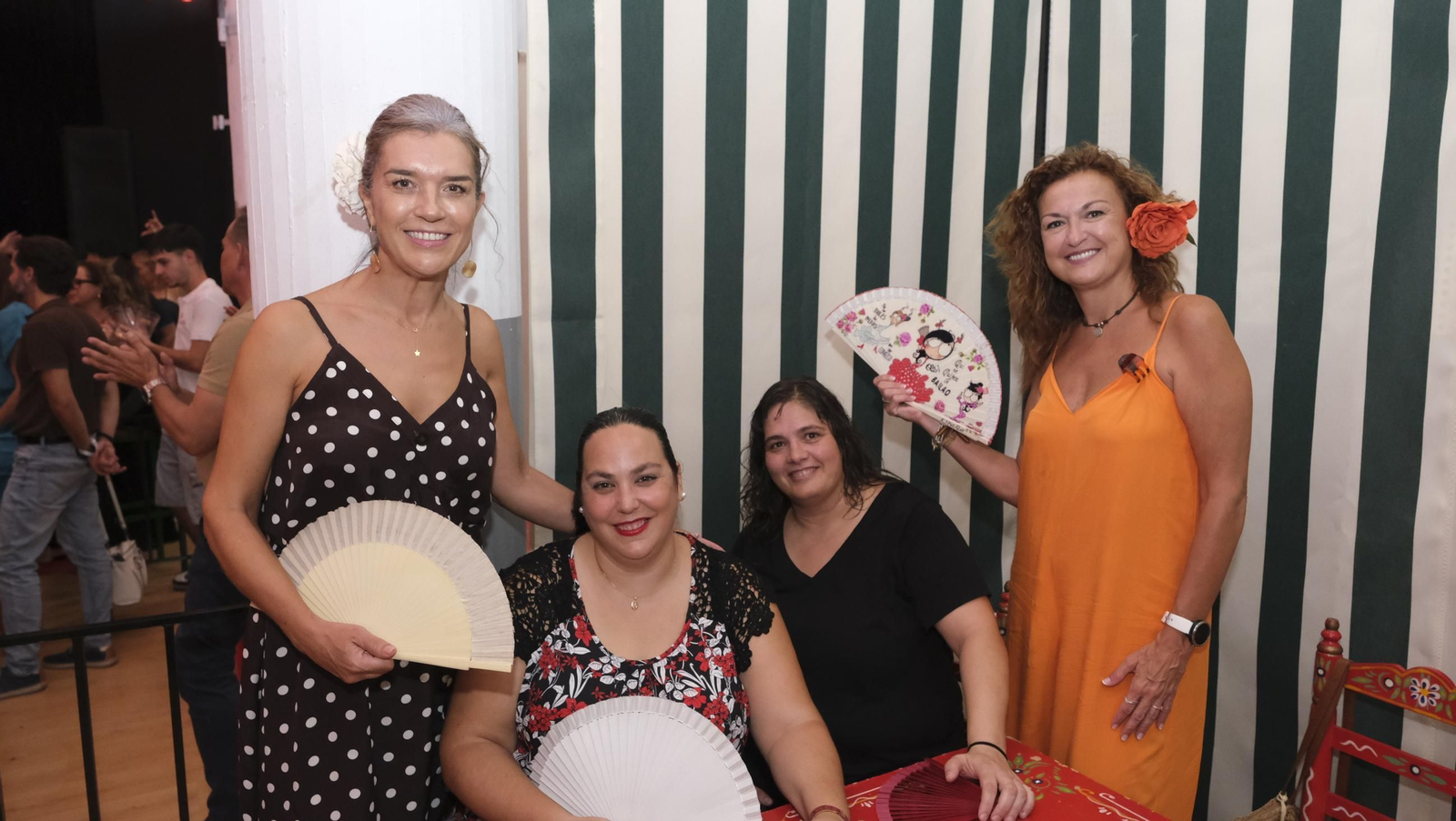 Los almerienses disfrutan del lunes en la Feria del Mediodía