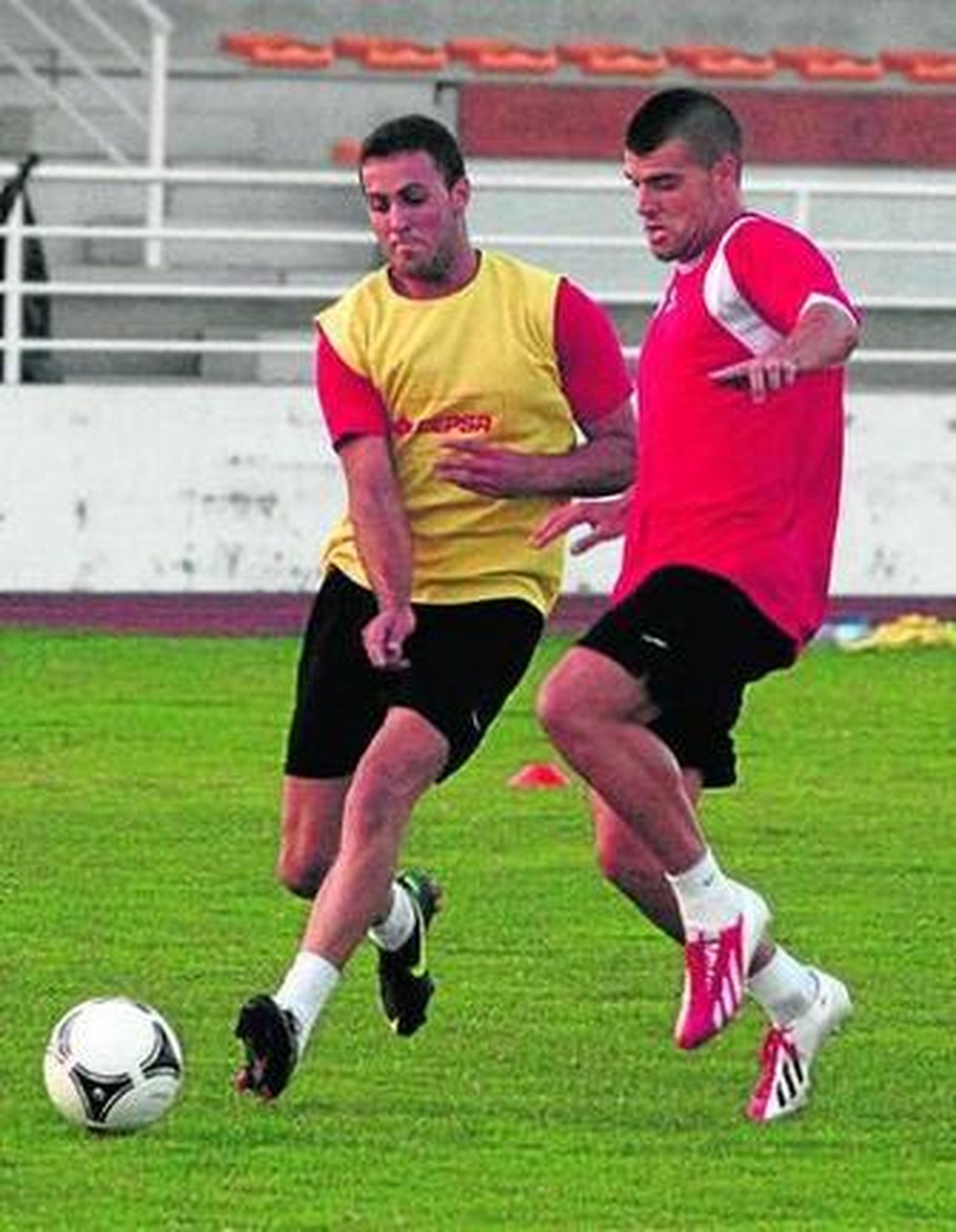 Carlos Porrúa (izquierda), en un entrenamiento, con Liam.