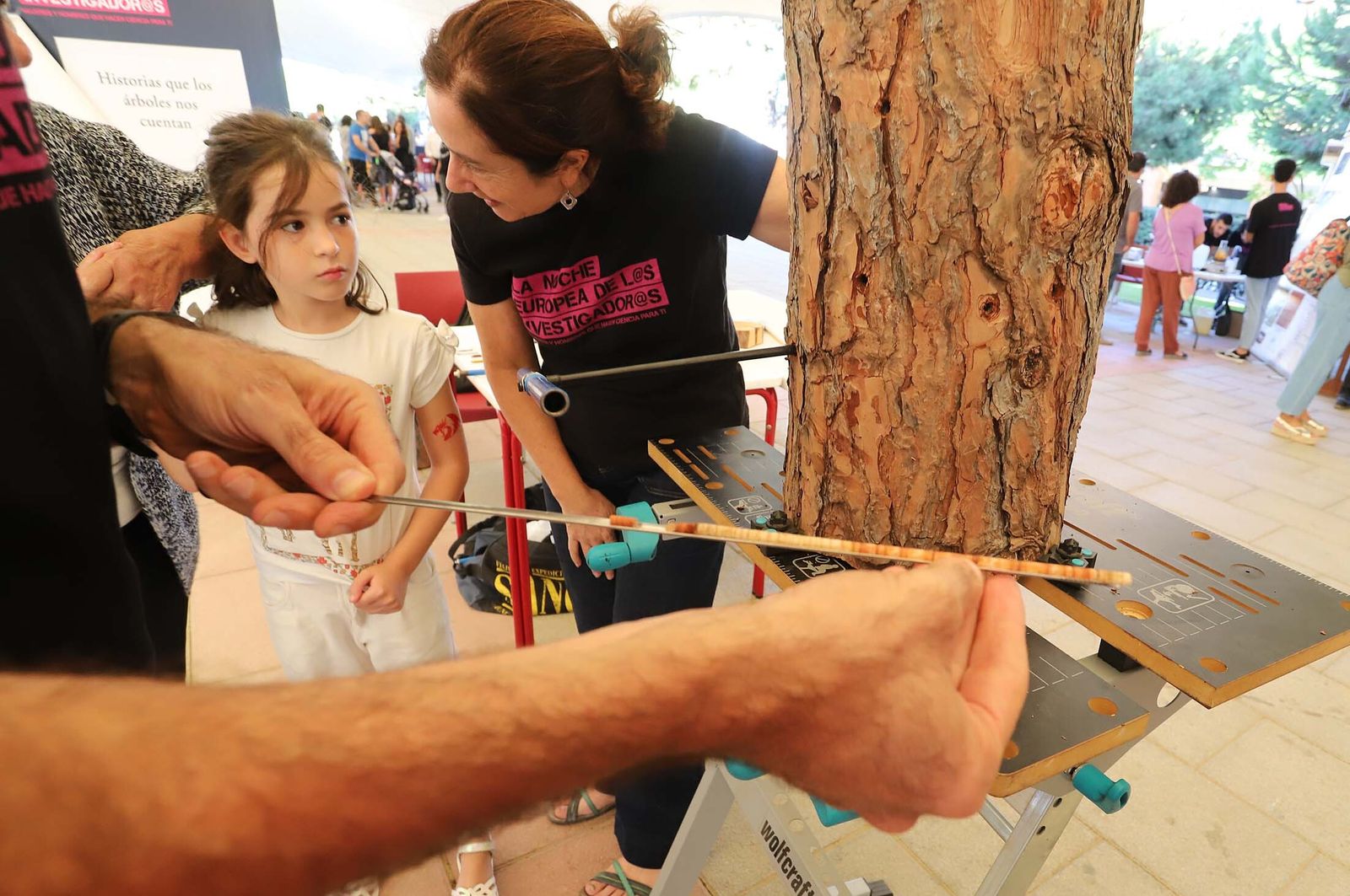 Imágenes de los talleres y actividades de La Noche Europea de los Investigadores