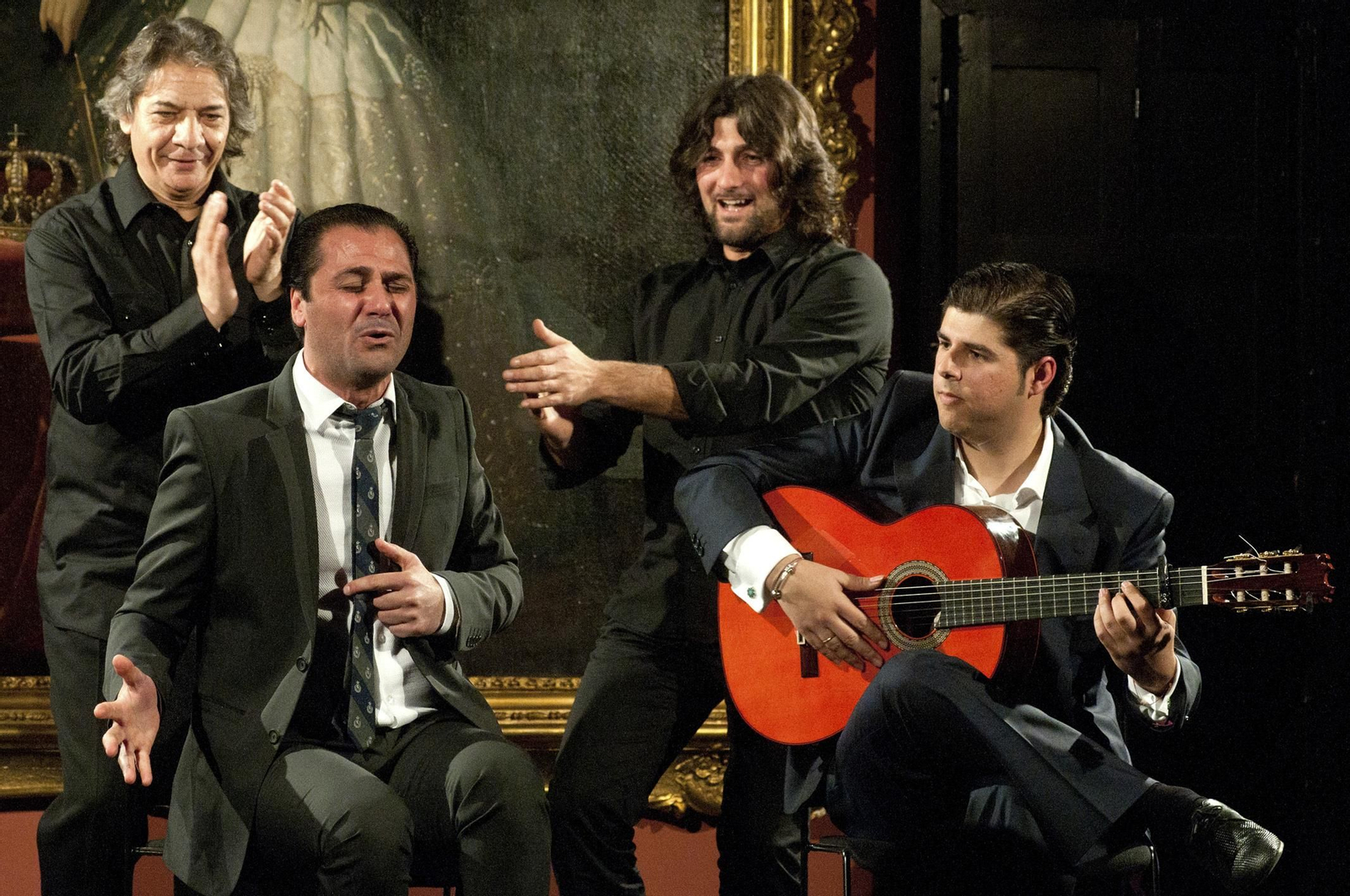 David Carpio con Manuel Valencia, guitarra, Chicharito y Carlos Grilo, derecha.