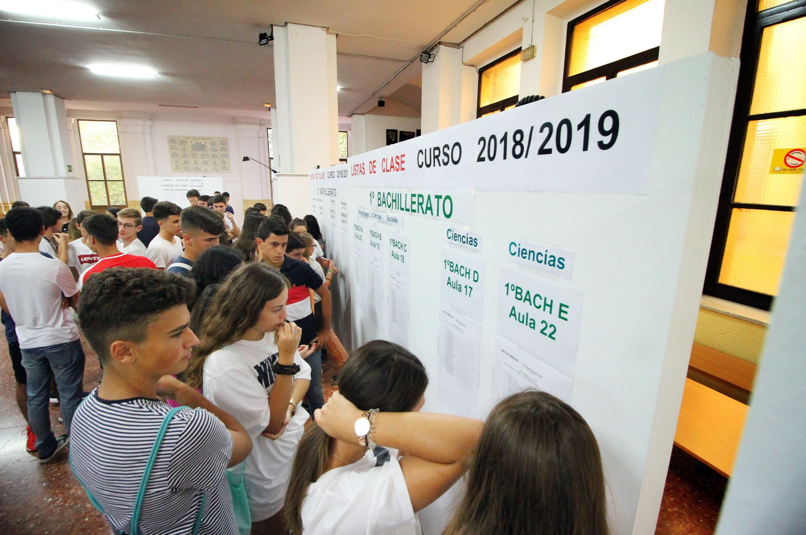 Vuelta a clase de alumnos de Secundaria y Bachillerato