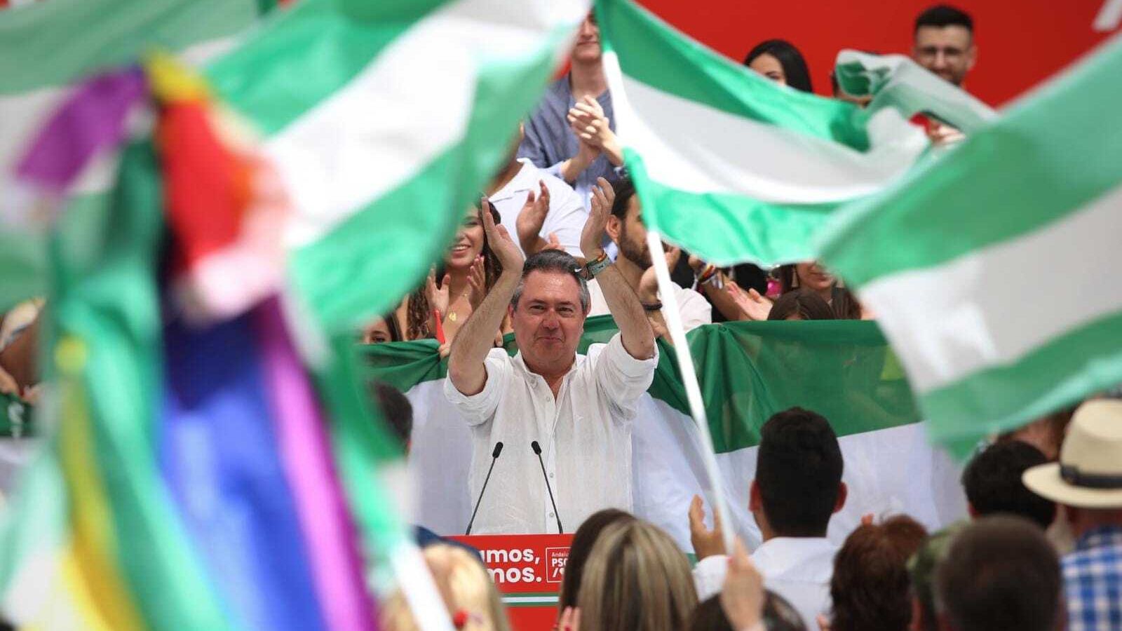 Una foto de Juan Espadas en el mitin de Cártama.