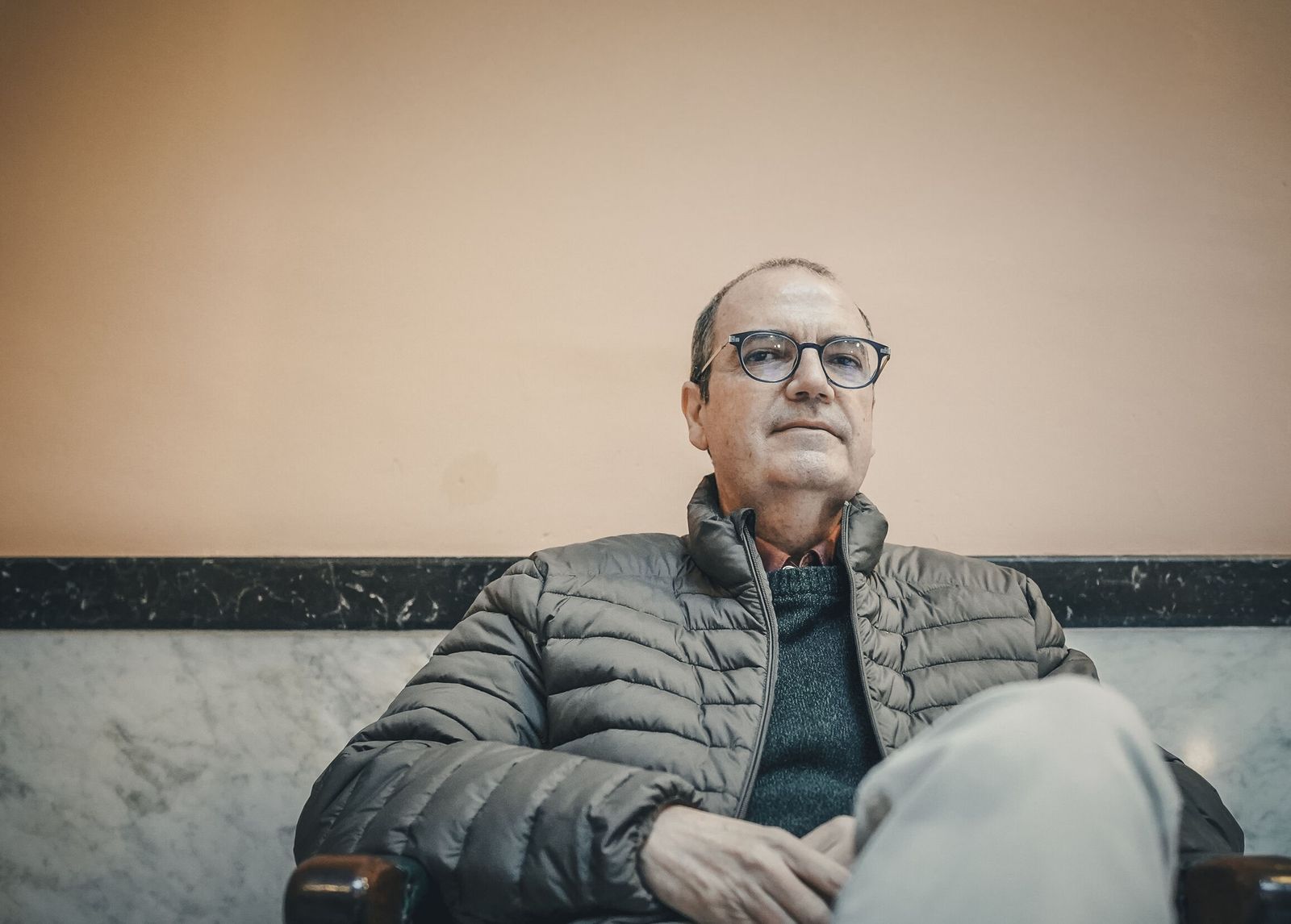 El escritor José Vallecillo, fotografiado este viernes en el Ateneo de Sevilla.