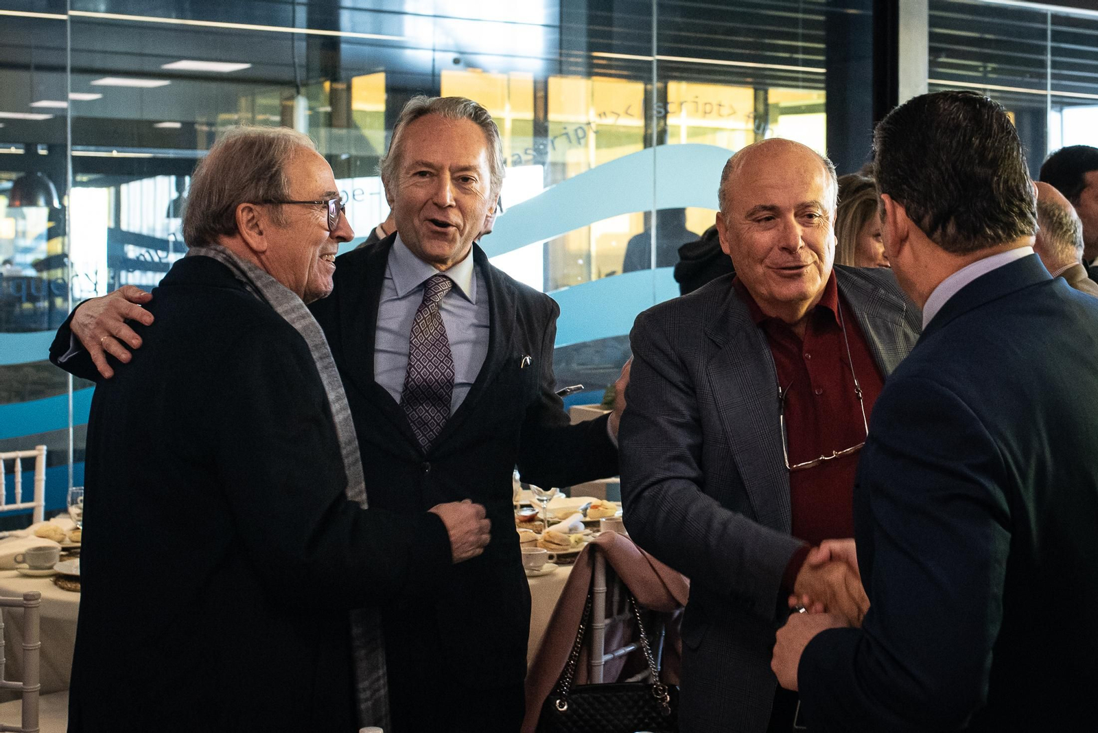 Imágenes del desayuno-coloquio con Antonio Sanz en el Foro Joly Andalucía celebrado en la Lonja de la Innovación del Puerto de Huelva