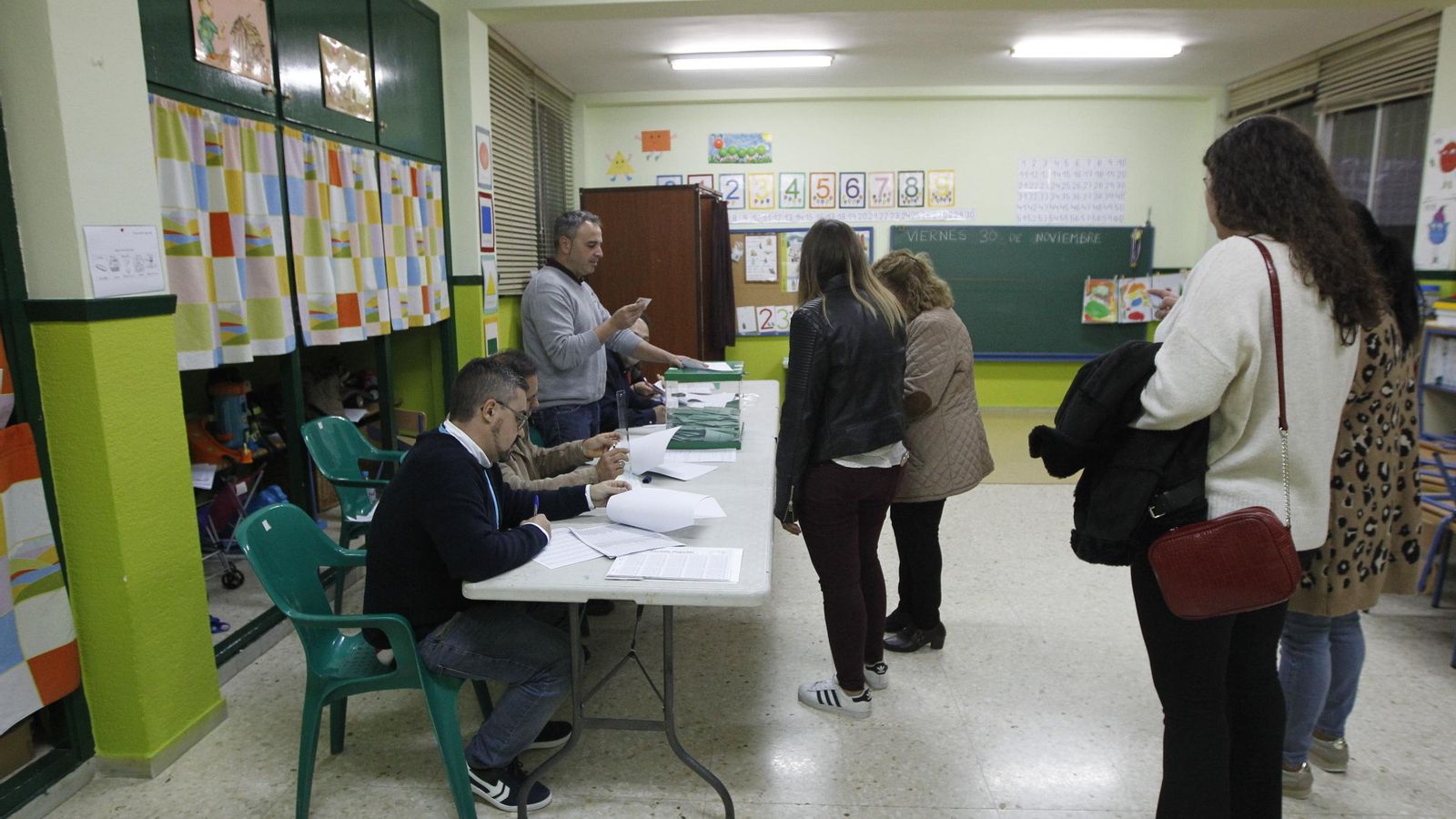 Votación en uno de los colegios electorales ejidenses
