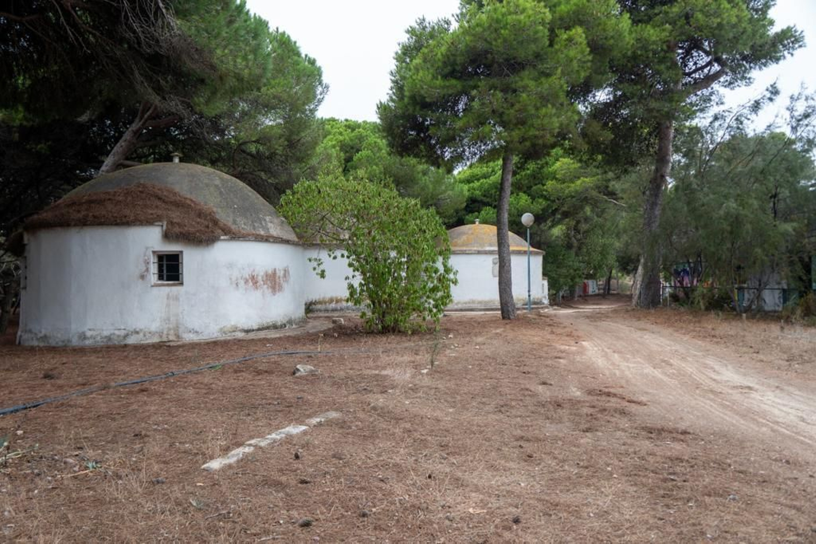 Aspecto actual de la zona de La Forestal donde se encuentran los conocidos como morabitos, las pequeñas edificaciones características de este complejo.