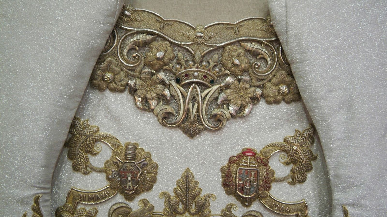 Detalle del cíngulo realizado en malla.