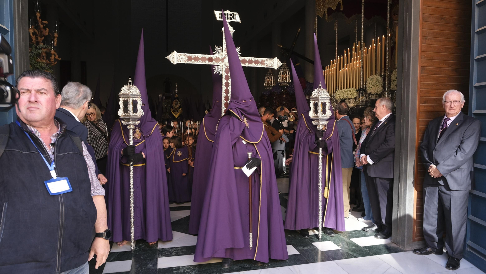La procesión de Pasión en Almería, en imágenes