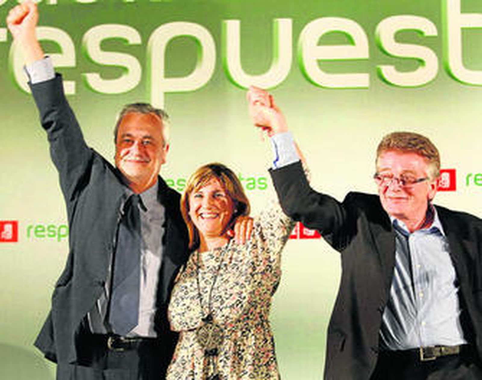 José Antonio Griñán, Irene García y Francisco González Cabaña, en el mitin celebrado ayer en Sanlúcar.