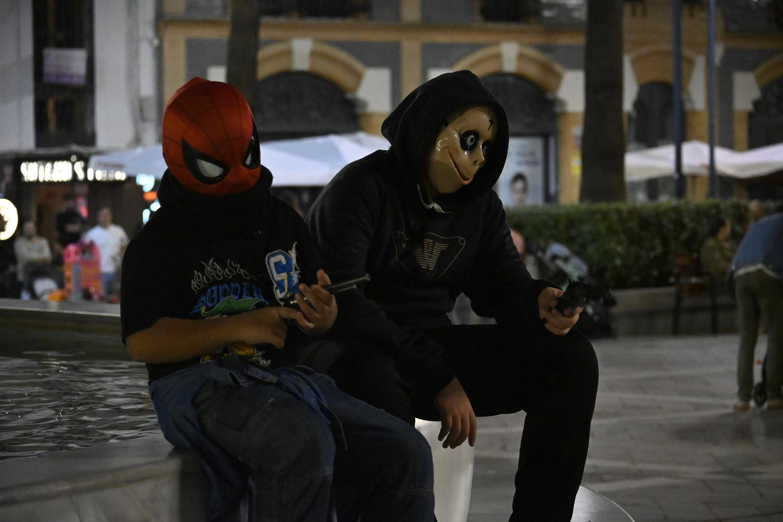 Las mejores fotografías de la noche de Halloween en Huelva