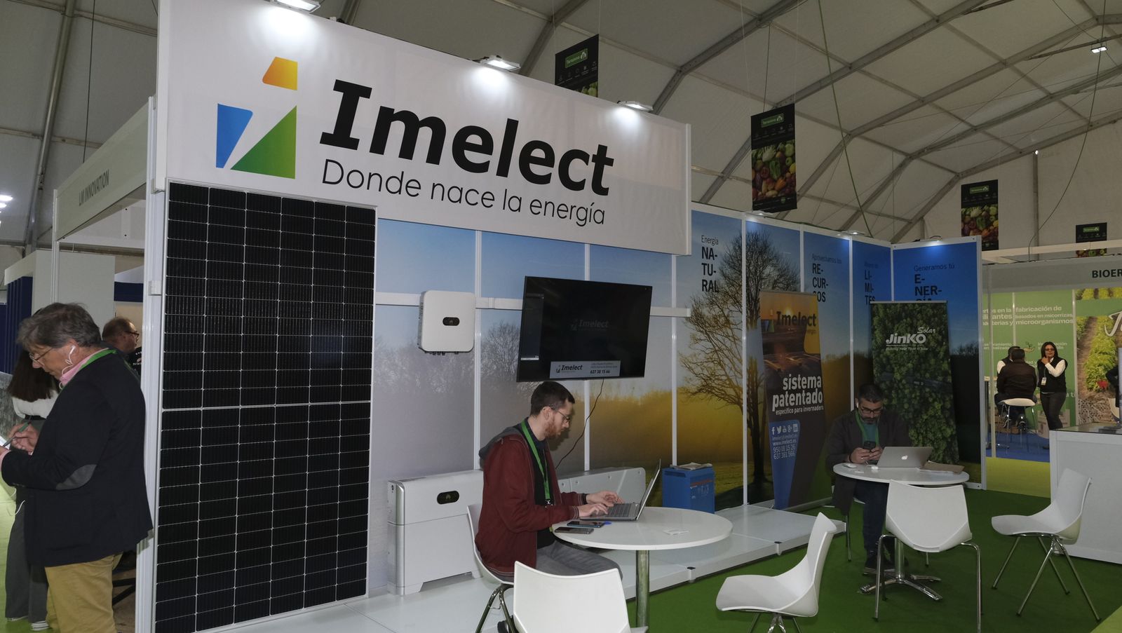 Imágenes del primer día de Expolevante Níjar.