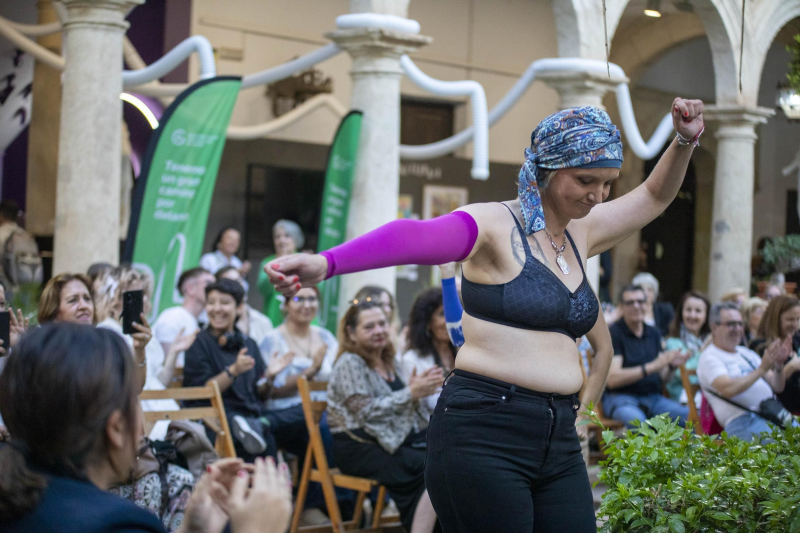 Mucho x Vivir de la Asociación del Cáncer en la Escuela de Artes de Almería