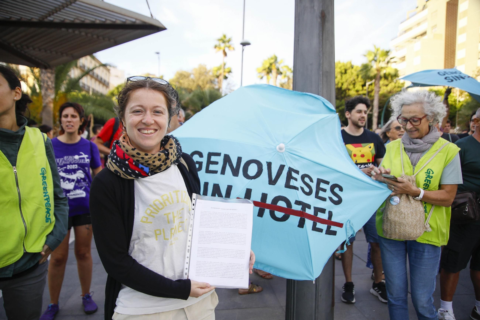 La manifestación "Genoveses sin hotel", en imágenes