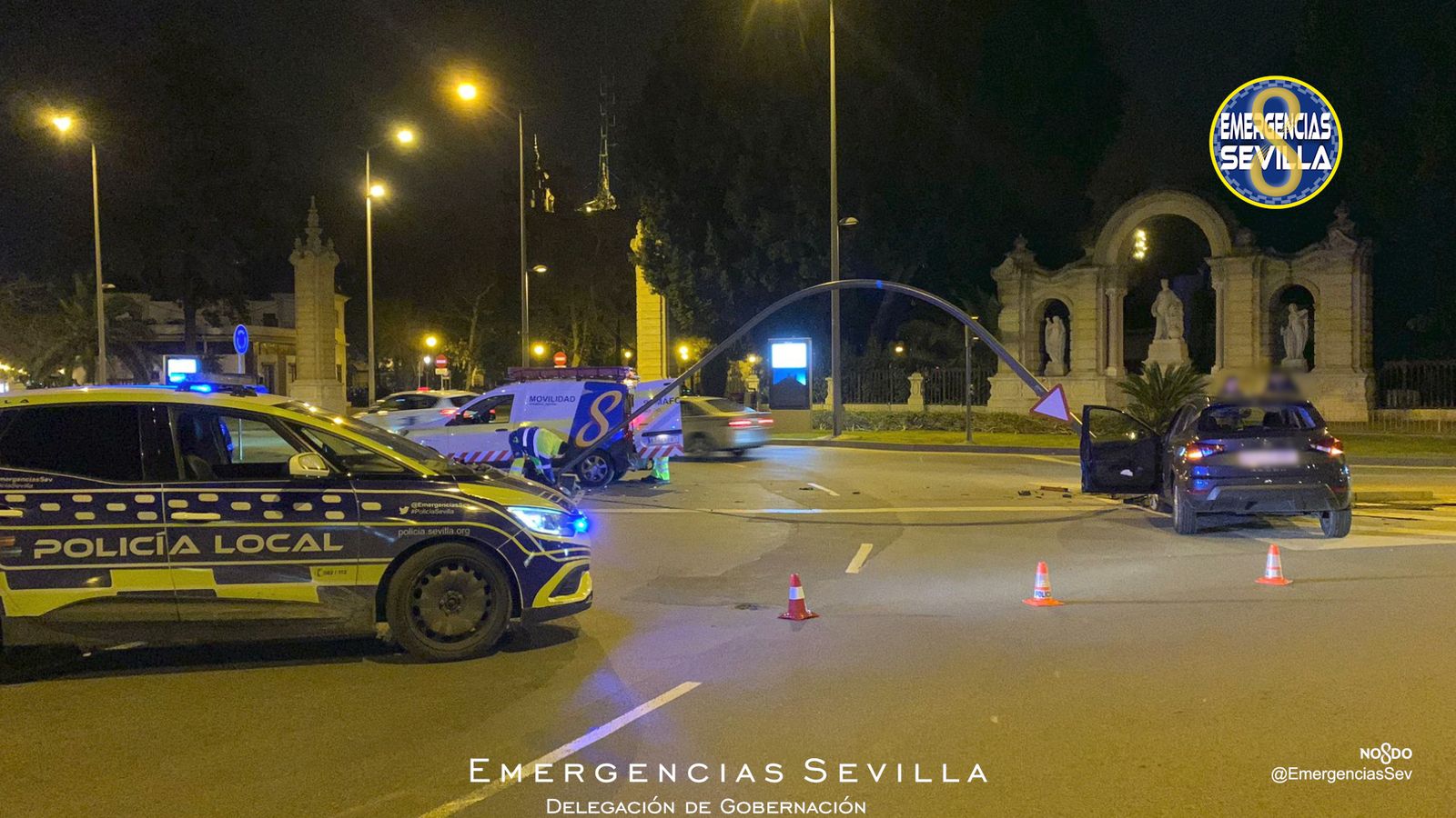 Tumba un semáforo cuando circulaba embriagado en la glorieta de San Diego