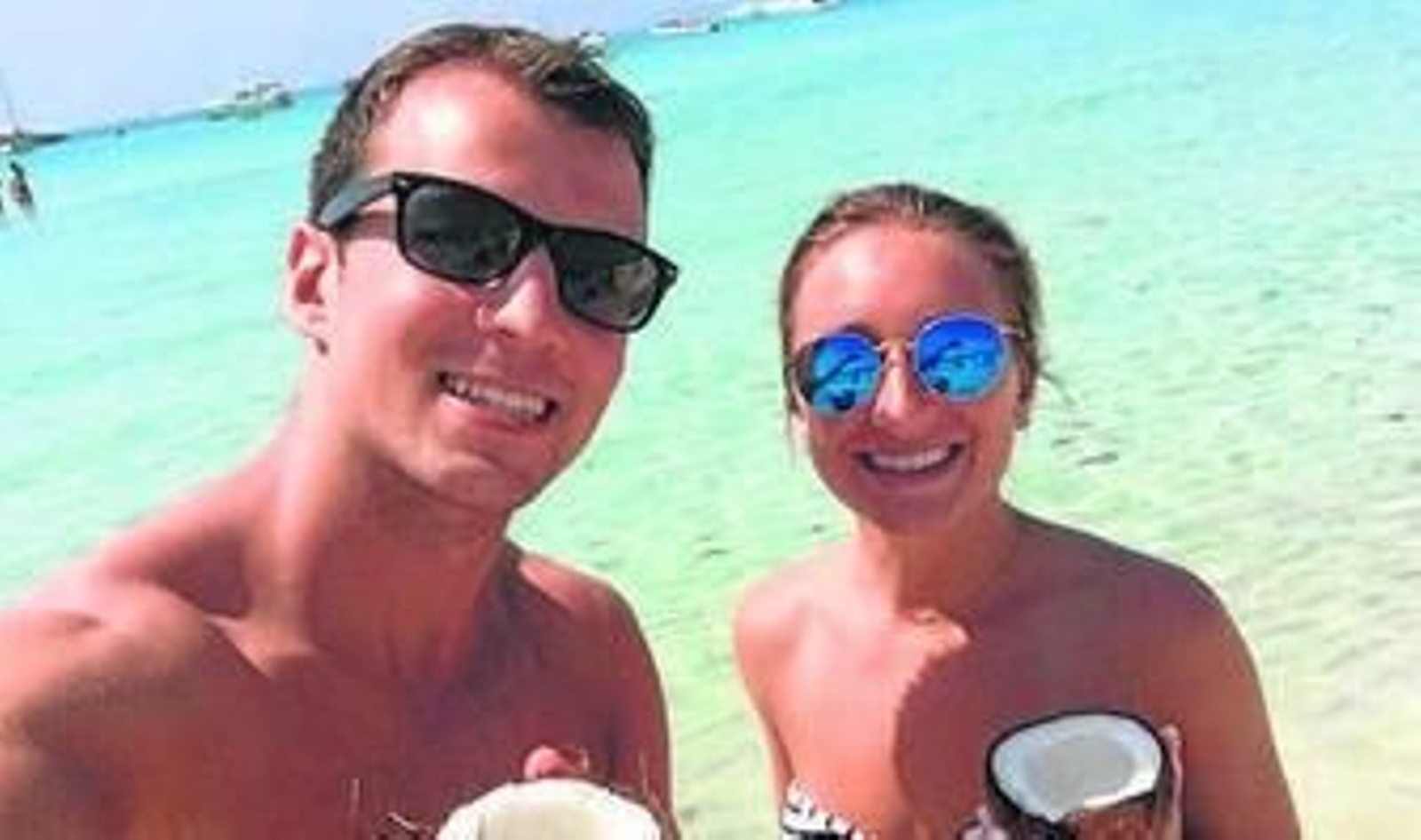 Pangos, de turismo por España con su novia.