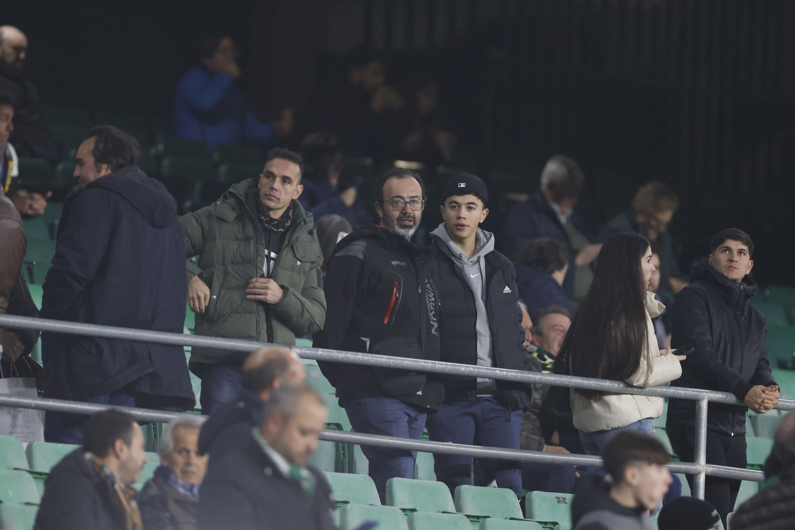 Búscate en las fotos del Betis-Barcelona