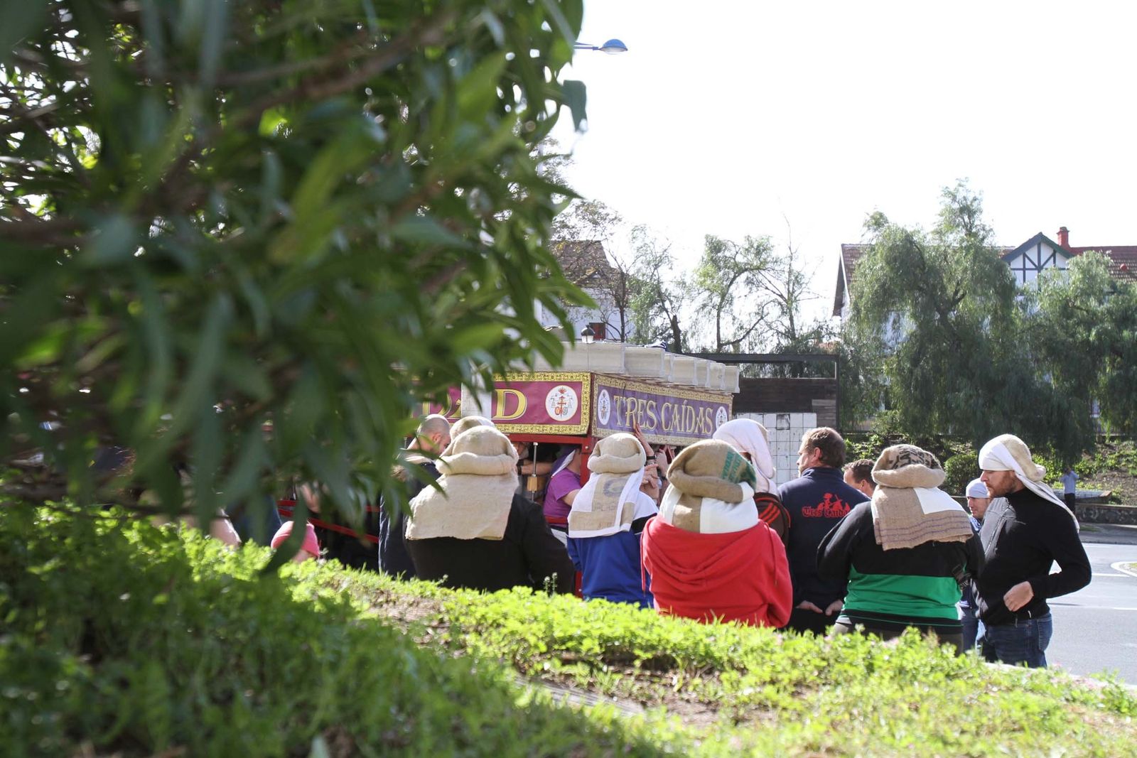 Imágenes del ensayo solidario de la Hermandad de Tres Caidas