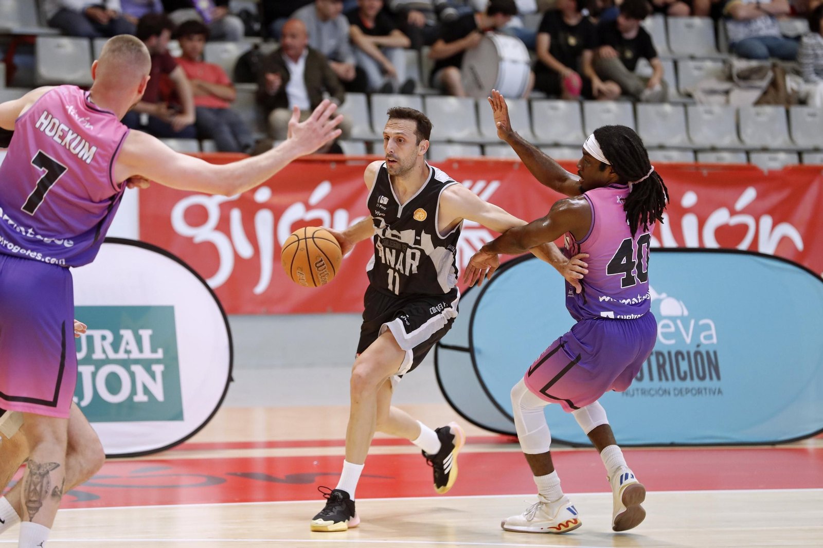 Carlos Cobos, en acción.