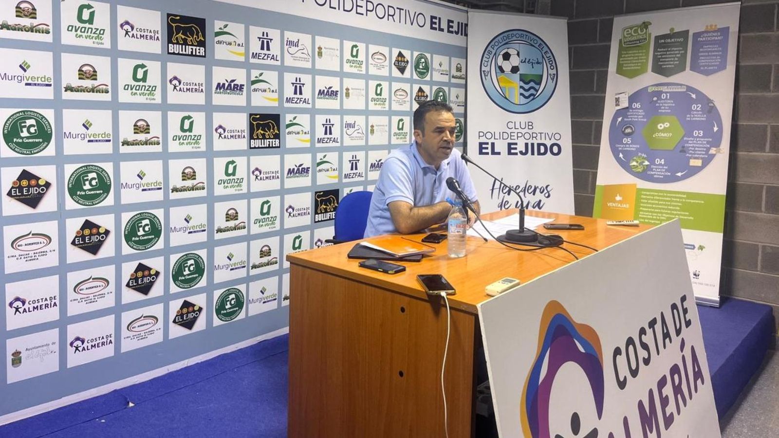 El máximo accionista celeste en la sala de prensa de Santo Domingo. El máximo accionista celeste en la sala de prensa de Santo Domingo.