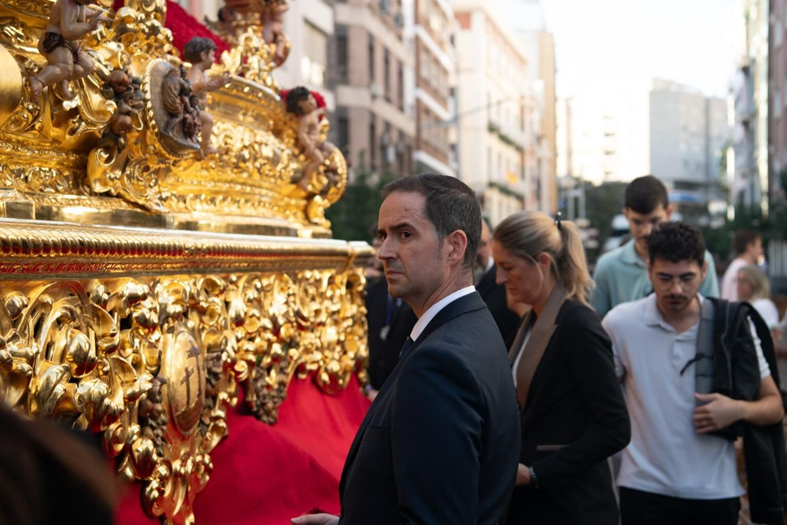 El pueblo de Jaén abraza con solemnidad a El Abuelo en la Magna, en imágenes